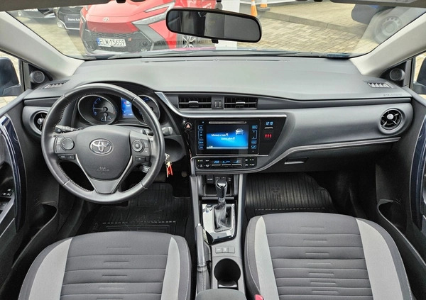 Toyota Auris cena 63500 przebieg: 76000, rok produkcji 2015 z Bodzentyn małe 232